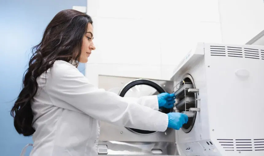 ¿Cuál es la diferencia entre un esterilizador y un autoclave?