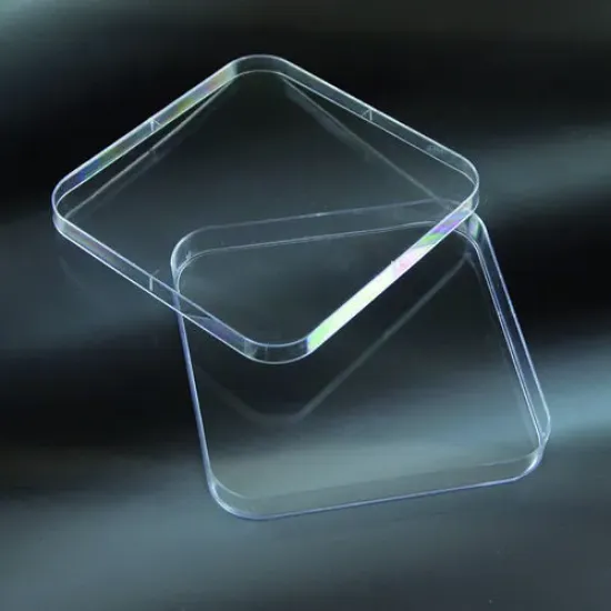 Placa de petri cuadradas para antibiograma estéril en paquete de 10u. Caja x 270u.